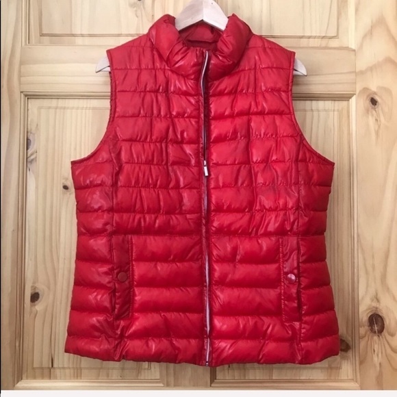 Relativity Jackets & Blazers - Relativity shiny red quilted puffer vest size large